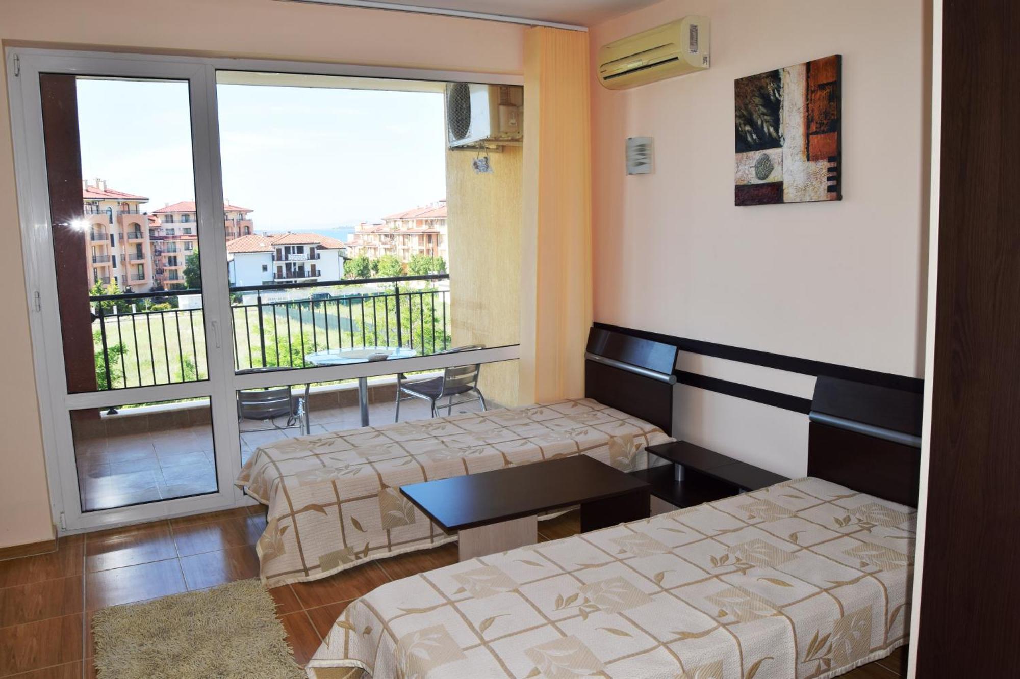 Bright Studio With Parking & Pool Sveti Vlas Exterior foto